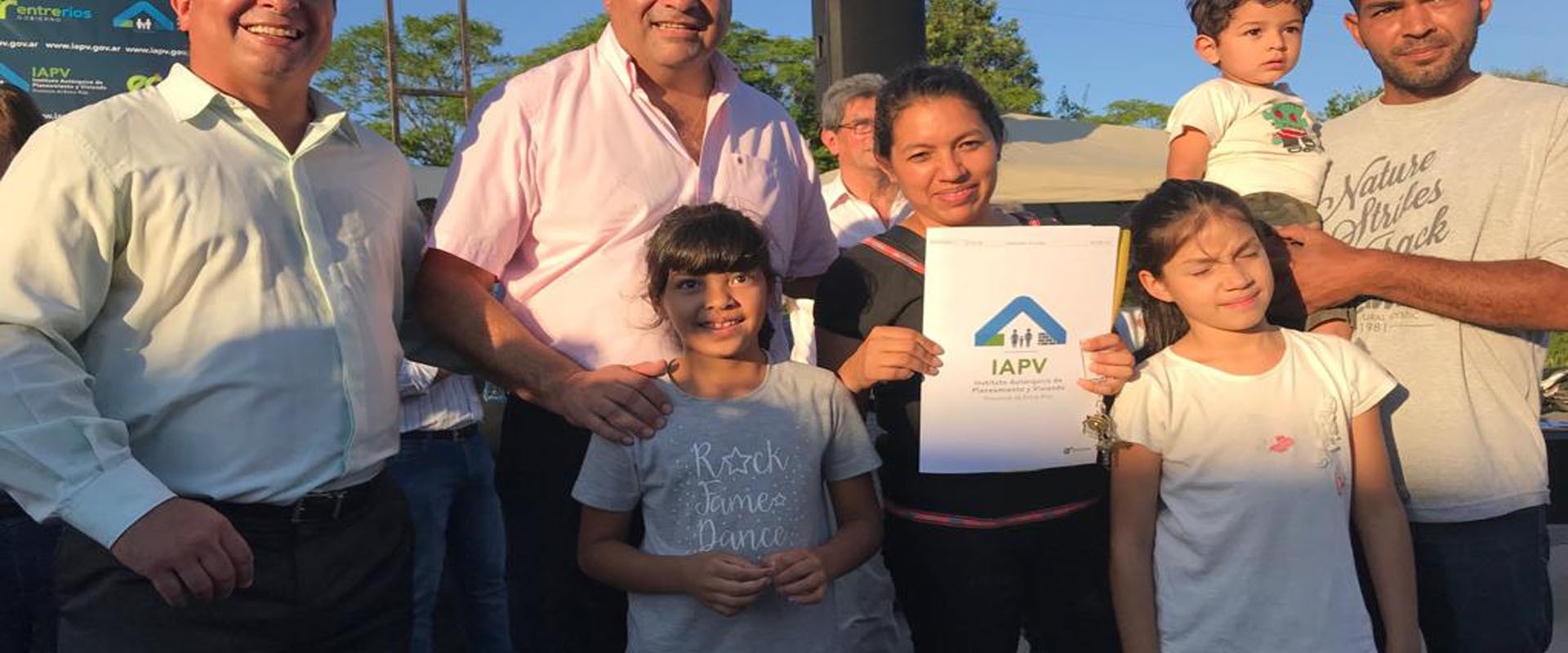La provincia ejecutará 16  viviendas en Feliciano con recursos propios