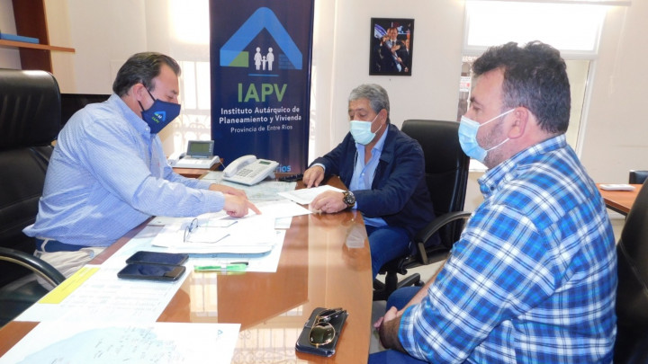 Autoridades del IAPV y de Uocra abordaron la política habitacional