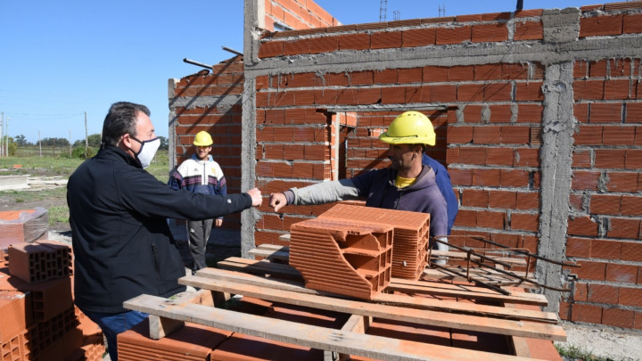 Construirán 46 viviendas para trabajadores municipales de Concepción del Uruguay y Chajarí