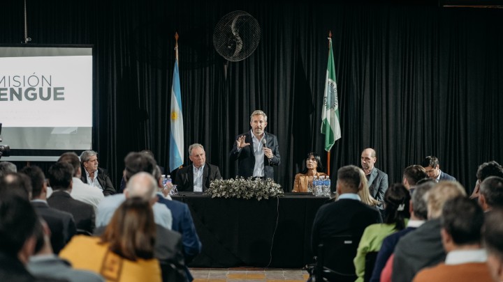 Frigerio confirmó la continuidad de la obra pública de Nación