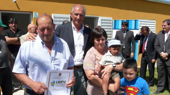 Se inauguraron 48 viviendas más en Gualeguay para trabajadores estatales